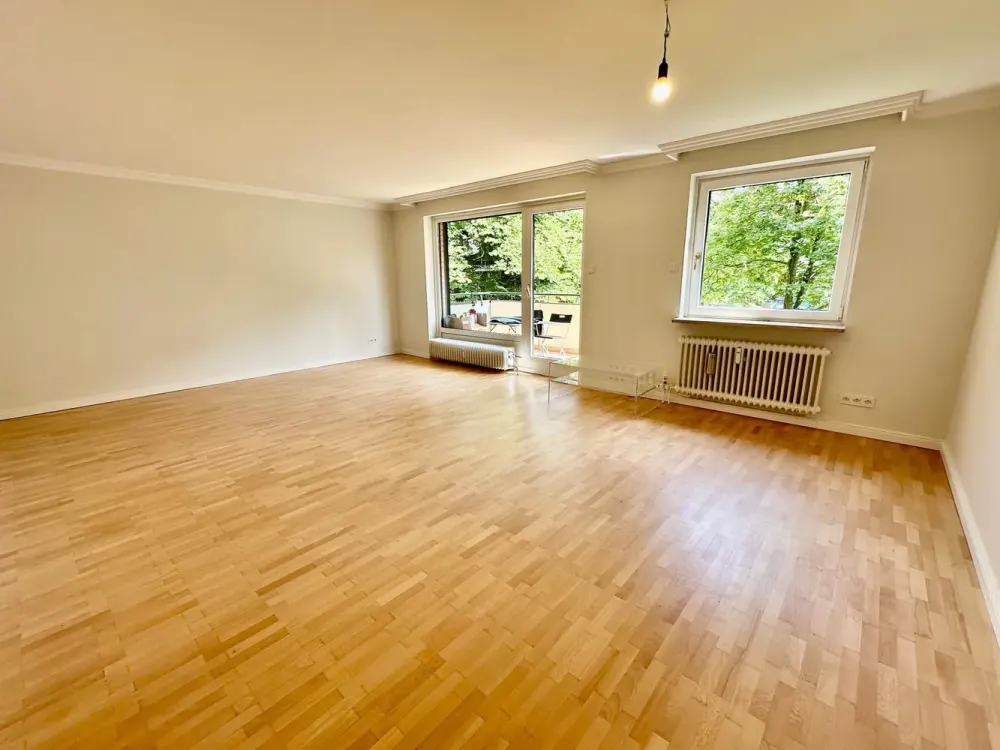 Großzügige 3,5-Zimmer-Wohnung mit zwei Balkonen nahe Außenalster, Hohenfelde