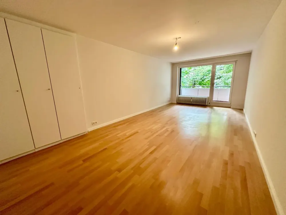 Großzügige 3,5-Zimmer-Wohnung mit zwei Balkonen nahe Außenalster, Hohenfelde