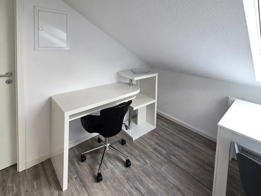Schönes 2-Zimmer-Apartment mit Balkon, vollständig ausgestattet, zentral Raunheim