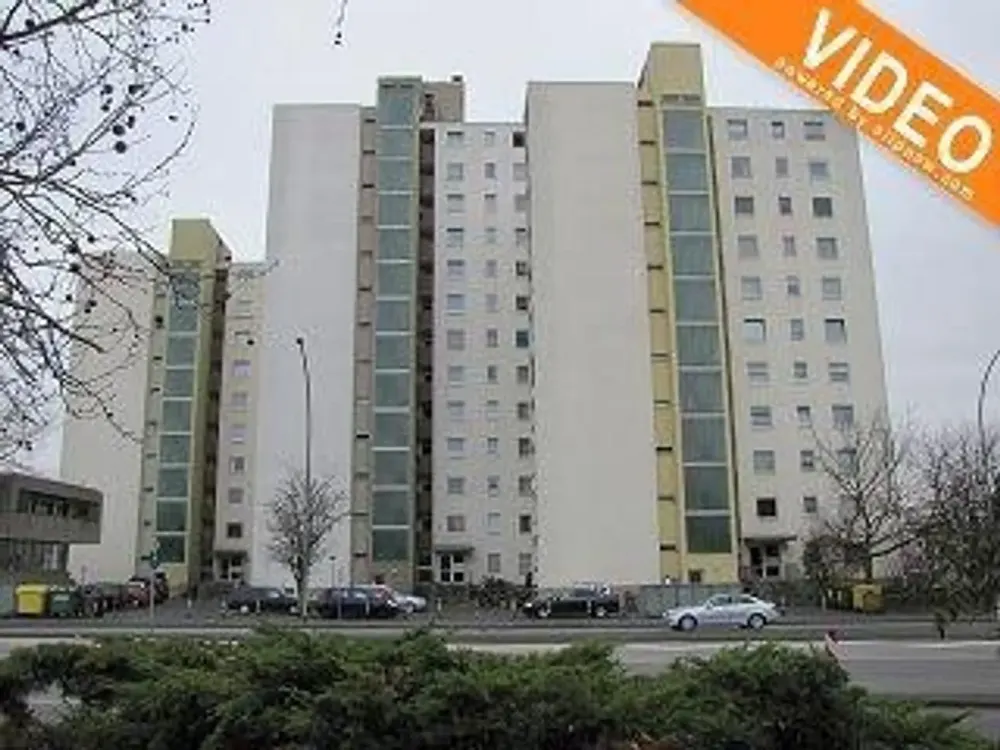 Vollständig renovierte 3-Raum-Wohnung mit Balkon in Rüsselsheim