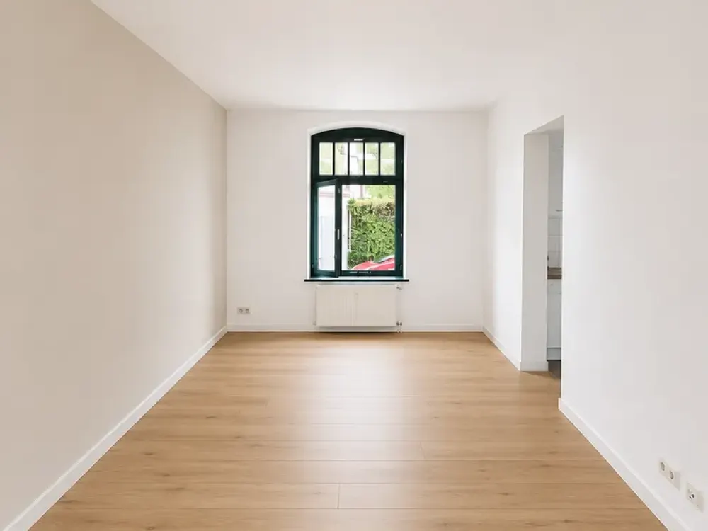 Erstbezug nach Modernisierung | 2-Zi.-Wohnung mit Einbauküche, Gästebad und Stellplatz