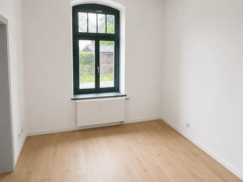 Erstbezug nach Modernisierung | 2-Zi.-Wohnung mit Einbauküche, Gästebad und Stellplatz