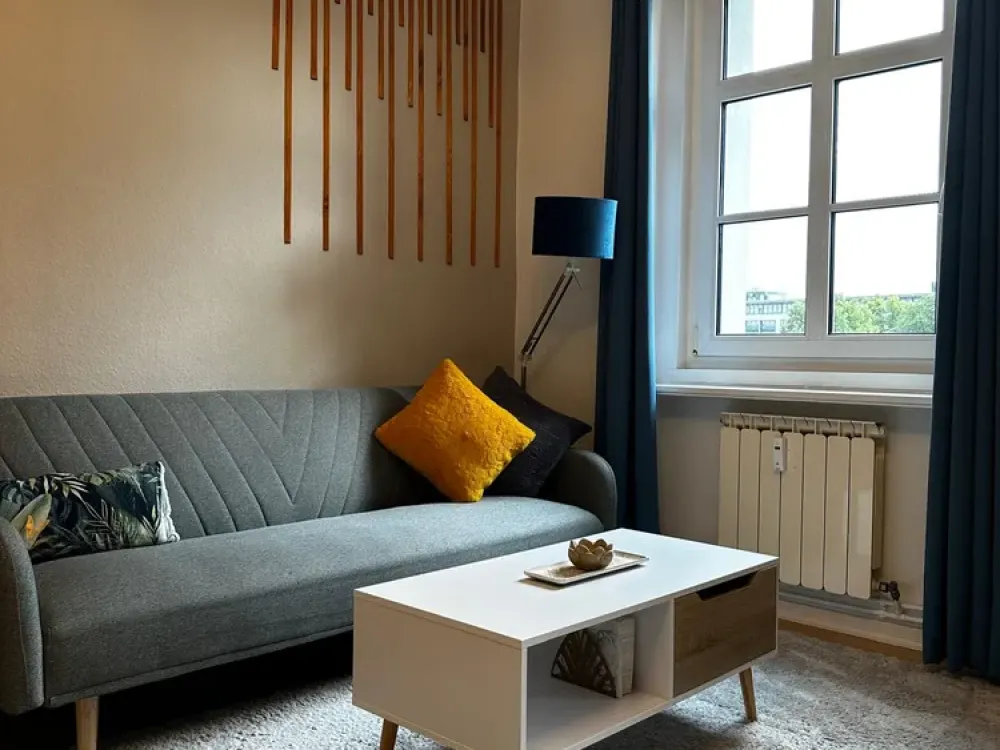 Lebendig wohnen in Tempelhof: 2,5-Zimmer-Wohnung mit Stil