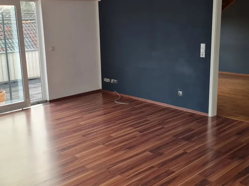 Moderne 3 Zimmer Dachgeschosswohnung DG Wohnung mit Balkon und EBK
