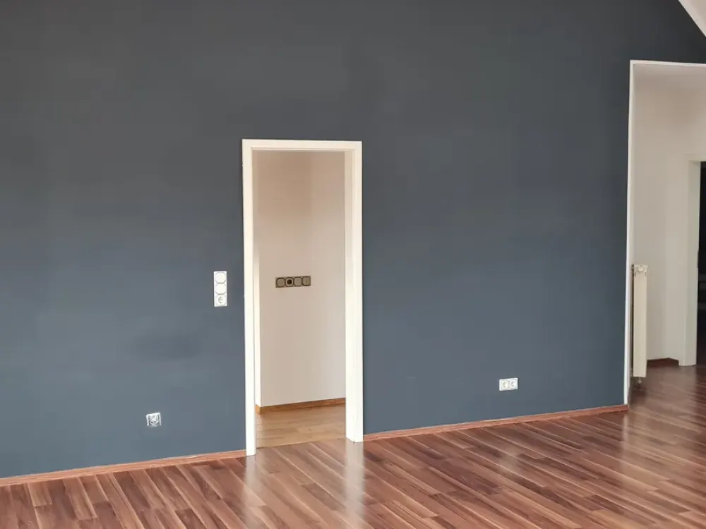 Moderne 3 Zimmer Dachgeschosswohnung DG Wohnung mit Balkon und EBK