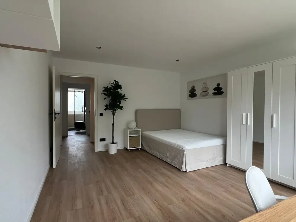 Möbliertes WG-Zimmer - 5er WG in Offenbach am Main