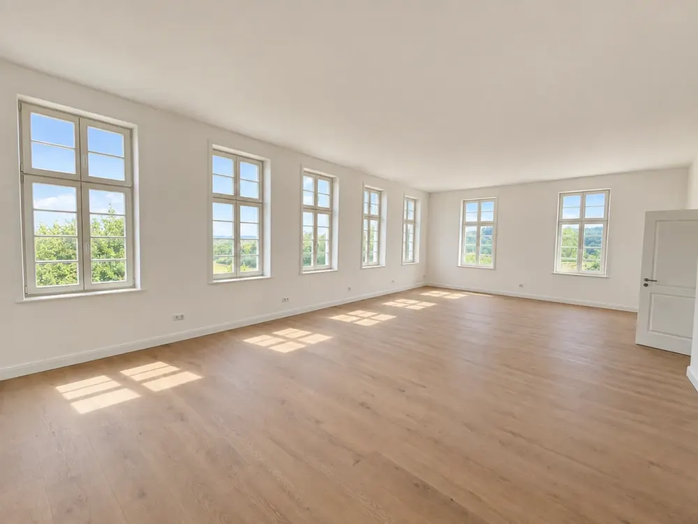 Historisches ‚Rotes Haus‘: Einzigartiges Wohnen auf 300 m² im Denkkmal - optional mit Pferdehaltung