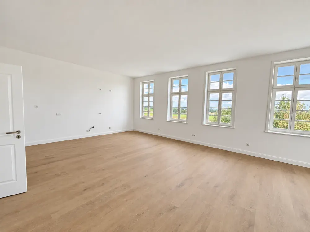 Historisches ‚Rotes Haus‘: Einzigartiges Wohnen auf 300 m² im Denkkmal - optional mit Pferdehaltung