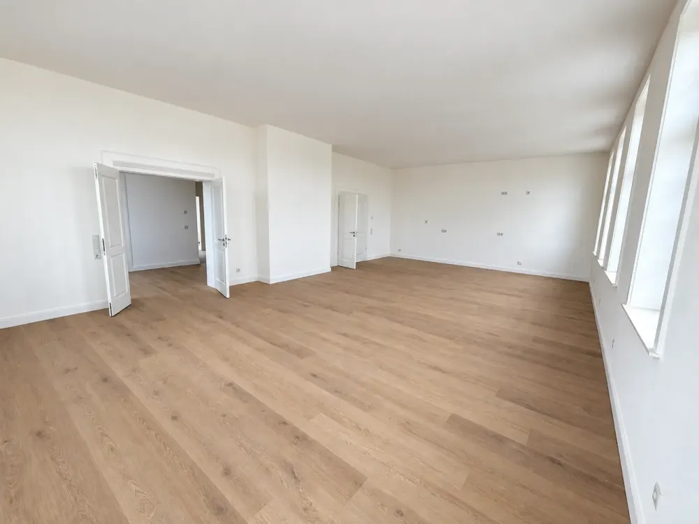 Historisches ‚Rotes Haus‘: Einzigartiges Wohnen auf 300 m² im Denkkmal - optional mit Pferdehaltung