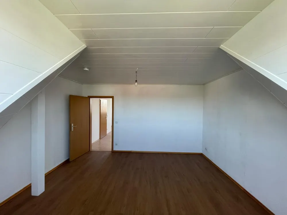 شقة في العلية للإيجار في Ihringshausen Kassel بمساحة 70.65 متر مربع