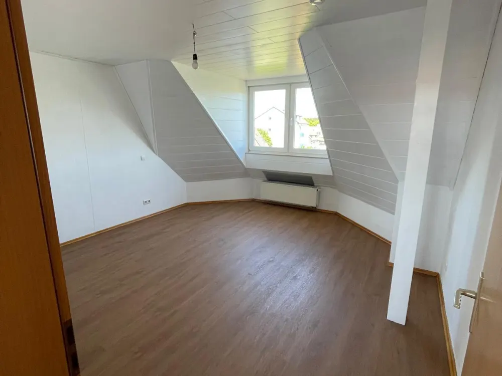 شقة في العلية للإيجار في Ihringshausen Kassel بمساحة 70.65 متر مربع