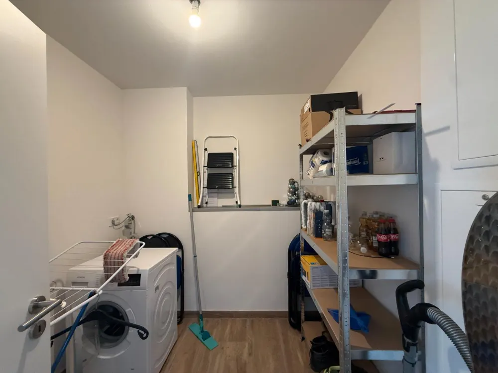 Moderne 2-ZKB mit Balkon, EBK & Stellplatz, 83 m², 1. OG