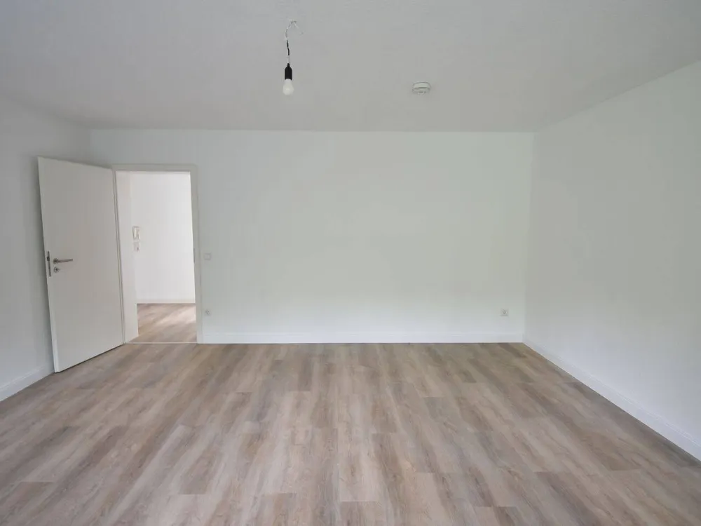 Idealer Grundriss! Renovierte 3-Zimmer-Whg mit Balkon & Garage
