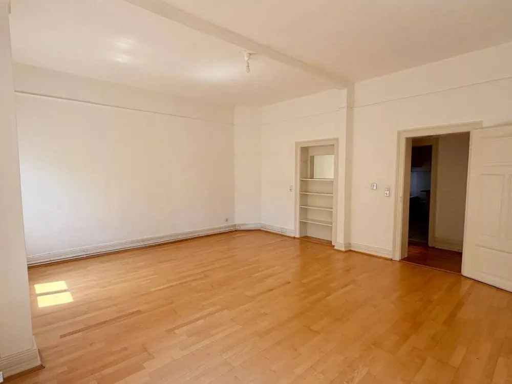 Stilvolle 2-Zimmer-Altbauwohnung in Frankfurt-Sachsenhausen