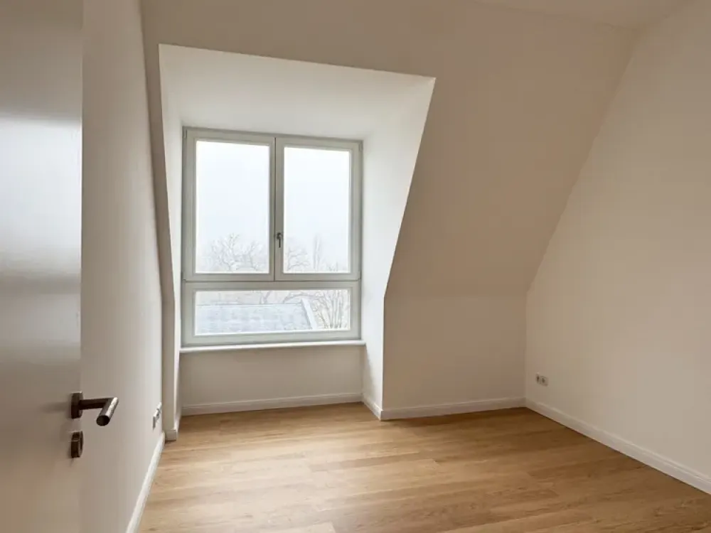 Tolle Wohnung mit Einbauküche, Fußbodenheizung und Klimaanlage