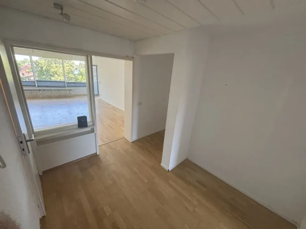 4-Zimmer-Wohnung mit großem Balkon, ideal für Paare, kleine Familien und Homeoffe