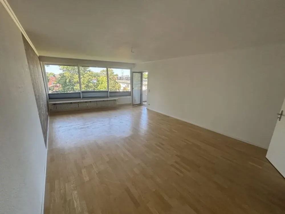 4-Zimmer-Wohnung mit großem Balkon, ideal für Paare, kleine Familien und Homeoffe