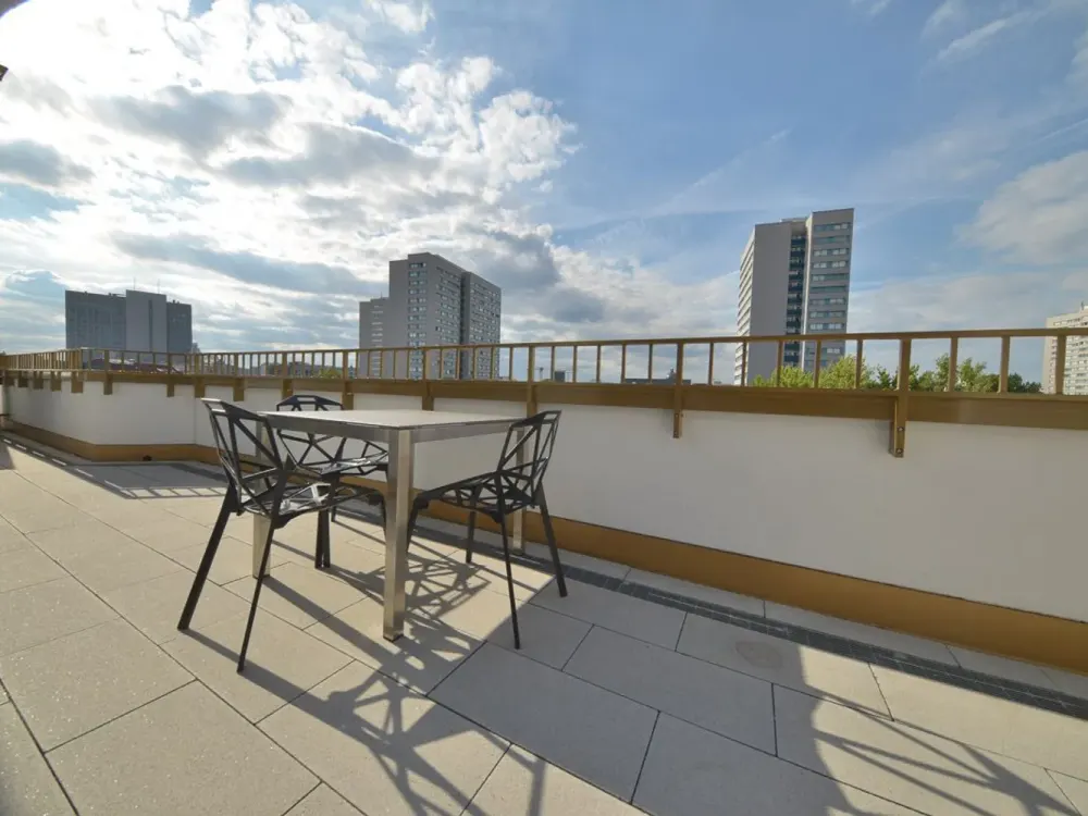 3 Zimmer - DG Wohnung * Penthouse Charakter * Einbauküche * Terrasse