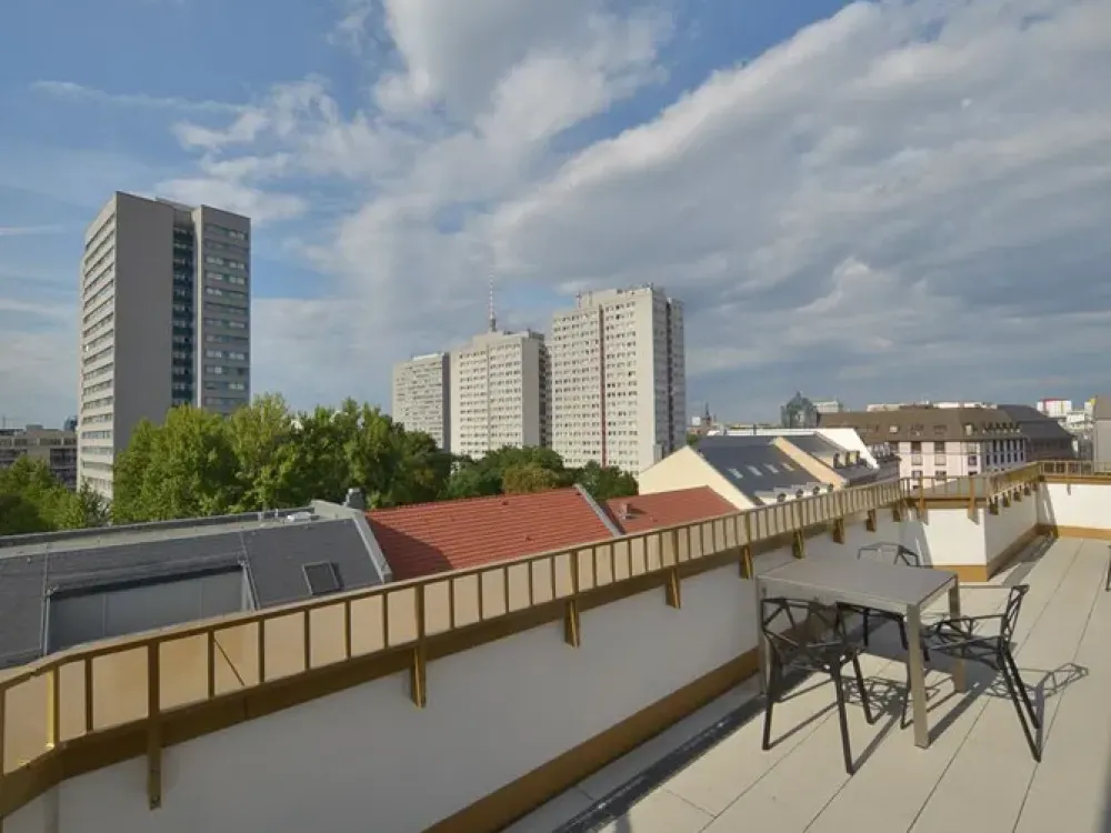 3 Zimmer - DG Wohnung * Penthouse Charakter * Einbauküche * Terrasse