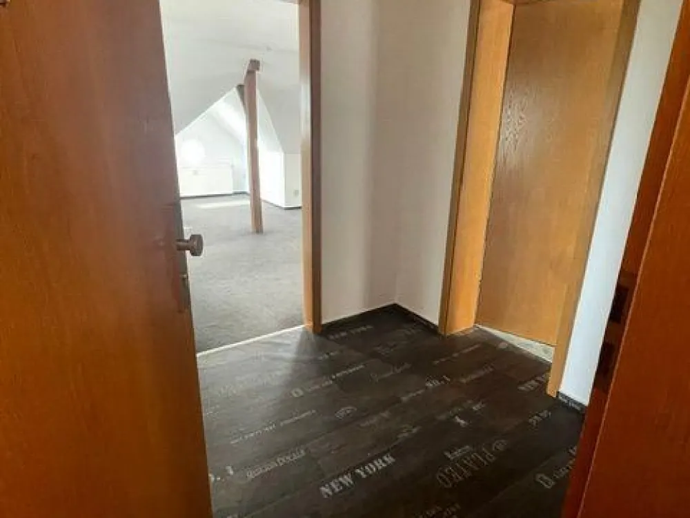 Gemütliche 3-Raum-Wohnung im Dachgeschoss in ruhiger Lage in Riethnordhausen