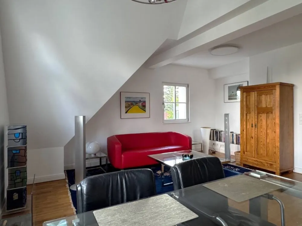 Möblierte Maisonette-Wohnung mit großer Dachterrasse!!!