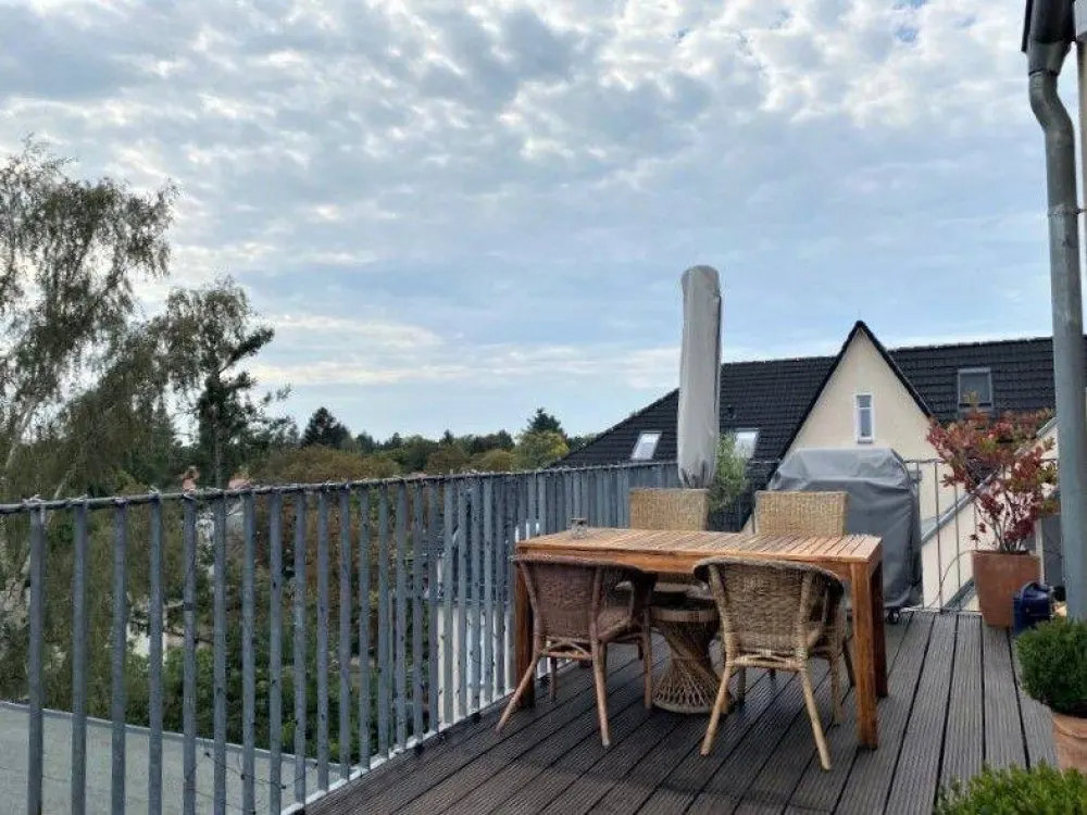 Möblierte Maisonette-Wohnung mit großer Dachterrasse!!!