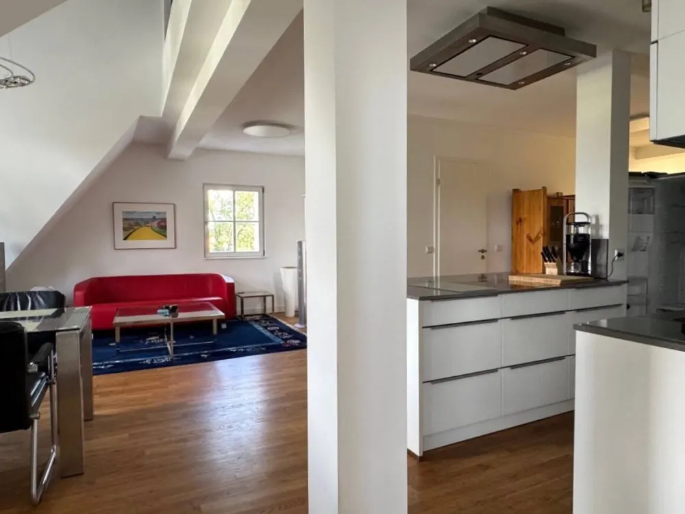 Möblierte Maisonette-Wohnung mit großer Dachterrasse!!!