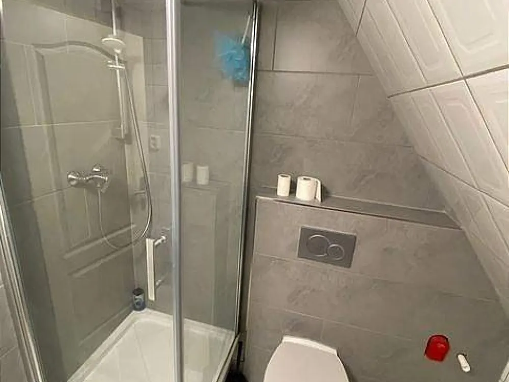 2- Zimmer- Wohnung/ sep. Eingang/ kl. Vorgarten/ Solarenergie/ möbliert o. teilmöbliert/ ab 01.08.2026 bis max. 4 Jahre !