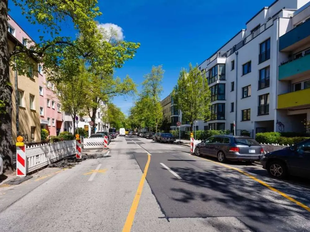 Bright & Furnished 1-room apartment with balcony, 12-months sublet