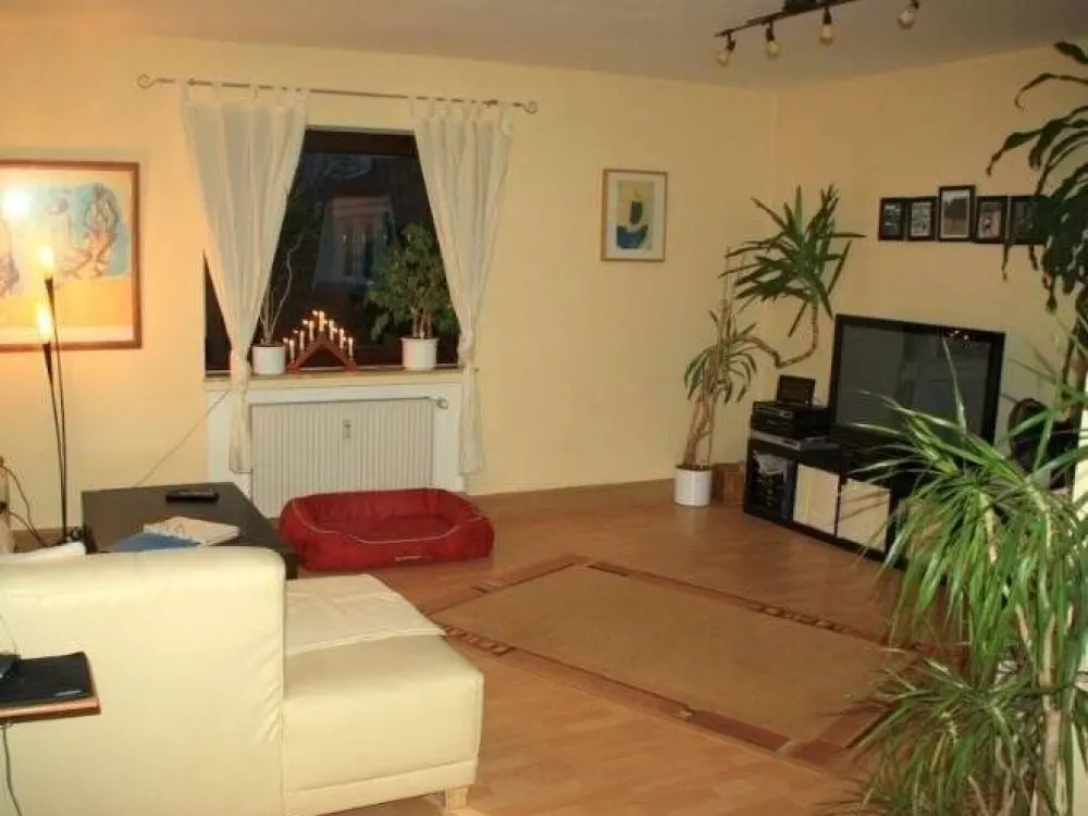 ## Mahndorfer Deich, topp Lage, 3 Zi., EBK, Laminat, Balkon, Vollbad ##