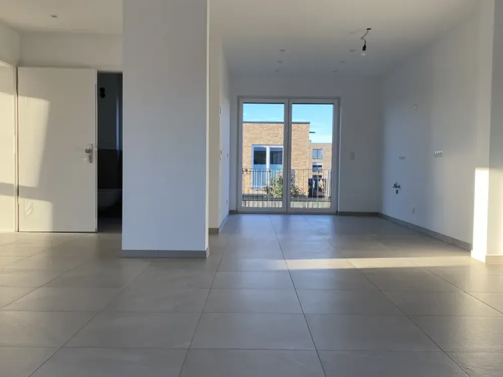 Großzügige 2,5 Zimmer-Wohnung mit gehobener Ausstattung incl. Dachterrasse, Balkon, Garage