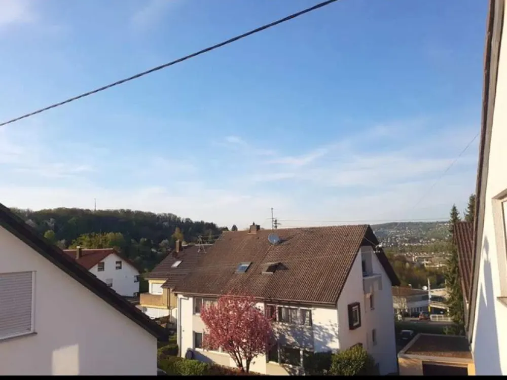 Gemütliche 2-Zimmer-Dachgeschosswohnung mit Balkon in Esslingen