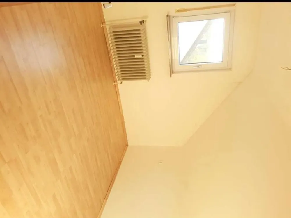 Gemütliche 2-Zimmer-Dachgeschosswohnung mit Balkon in Esslingen