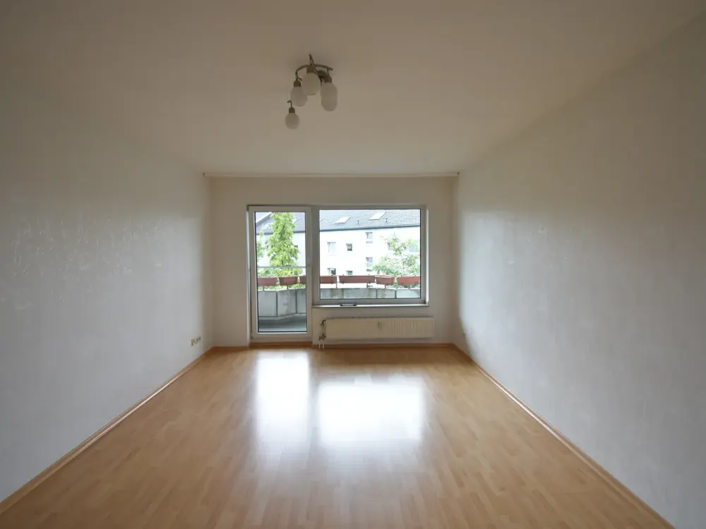 Ab sofort verfügbar! Gepflegte 2-Zi-Whg mit Balkon