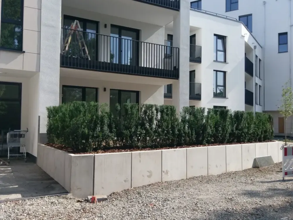 2-Zimmer-Erdgeschosswohnung mit Terrasse, Garten und EBK in Hanau