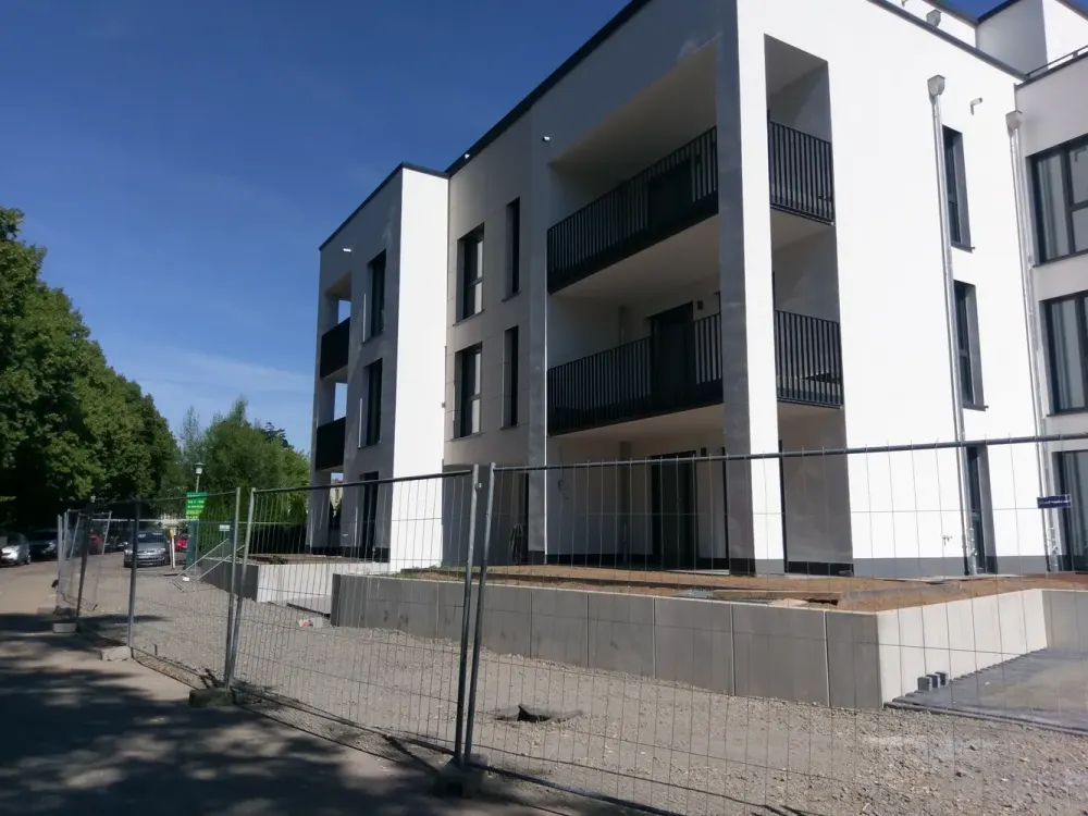 2-Zimmer-Erdgeschosswohnung mit Terrasse, Garten und EBK in Hanau