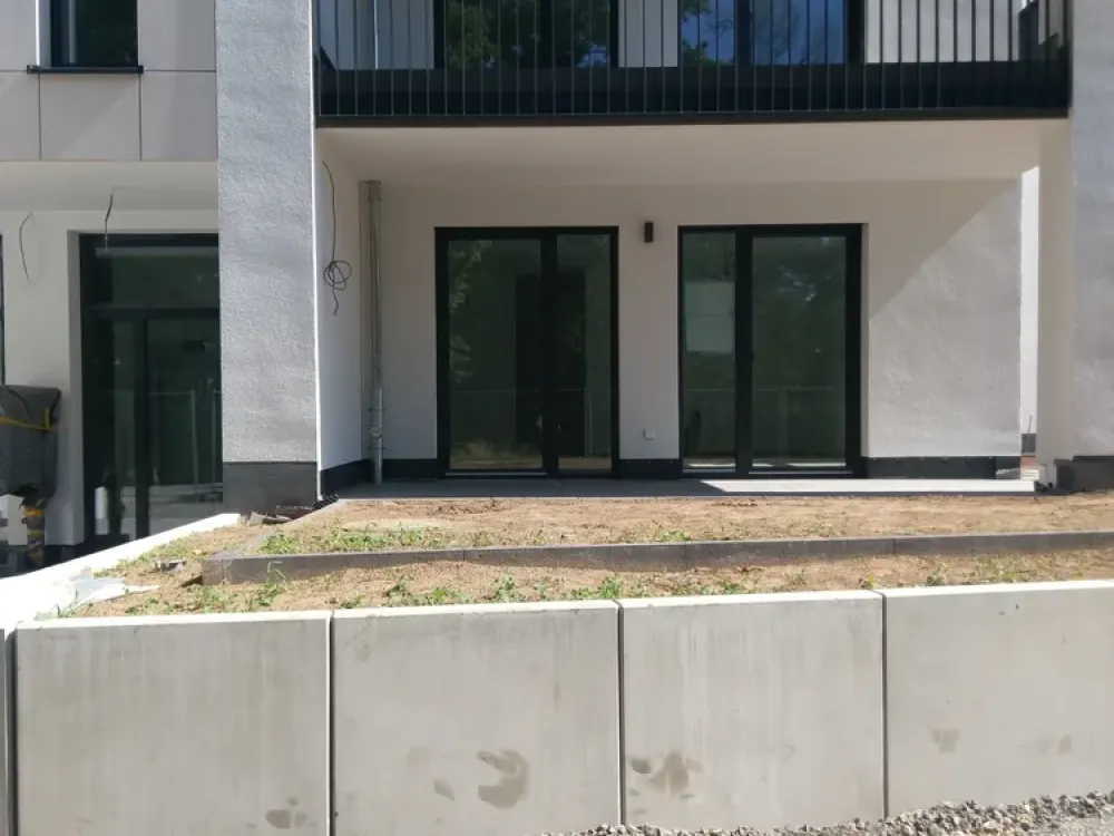 2-Zimmer-Erdgeschosswohnung mit Terrasse, Garten und EBK in Hanau