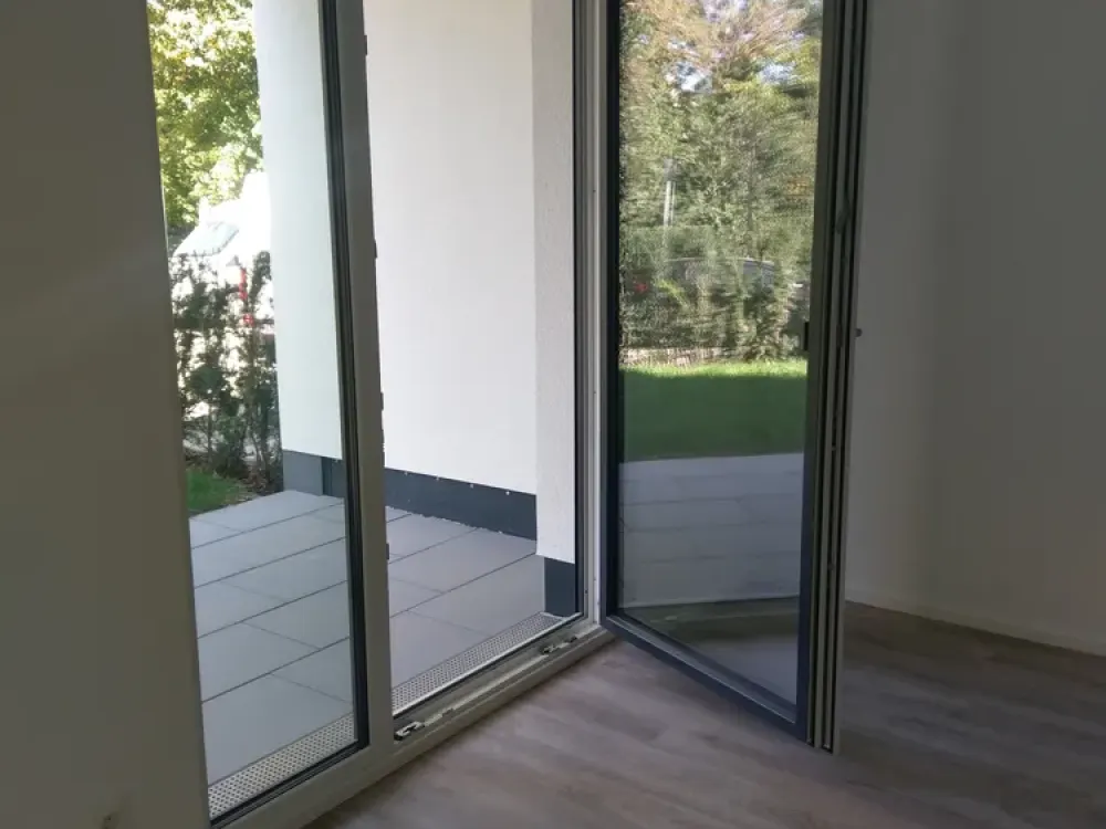 2-Zimmer-Erdgeschosswohnung mit Terrasse, Garten und EBK in Hanau