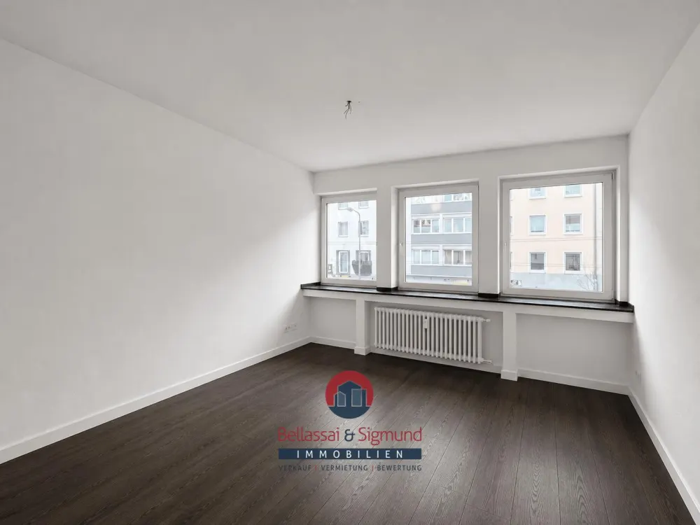 1KM ZUR KÖ! MODERNISIERTE 3-ZIMMERWOHNUNG IN ZENTRALER LAGE +RENOVIERT +NEUER FUßBODEN