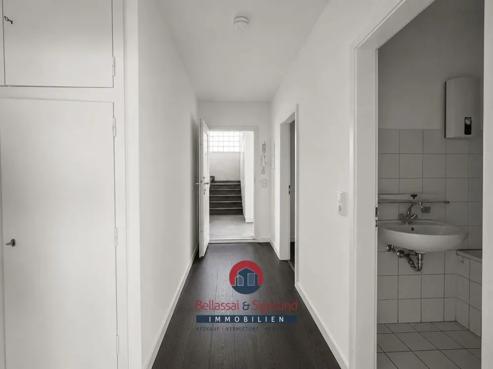 1KM ZUR KÖ! MODERNISIERTE 3-ZIMMERWOHNUNG IN ZENTRALER LAGE +RENOVIERT +NEUER FUßBODEN