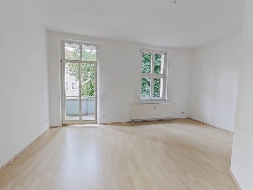 SOMMERAKTION - 3 NKM FREI: Helle 2-Zimmer-Wohnung mit BALKON und intelligentem Grundriss in Pirna-Sonnenstein