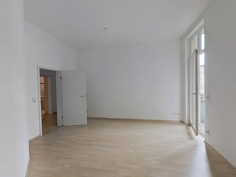 SOMMERAKTION - 3 NKM FREI: Helle 2-Zimmer-Wohnung mit BALKON und intelligentem Grundriss in Pirna-Sonnenstein