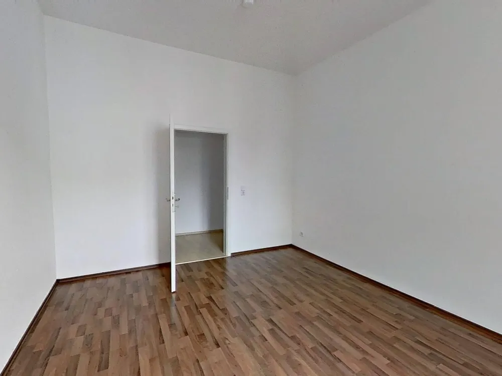 SOMMERAKTION - 3 NKM FREI: Helle 2-Zimmer-Wohnung mit BALKON und intelligentem Grundriss in Pirna-Sonnenstein