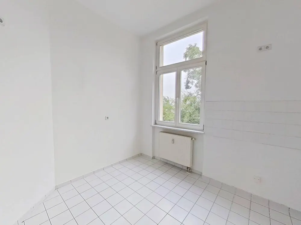 SOMMERAKTION - 3 NKM FREI: Helle 2-Zimmer-Wohnung mit BALKON und intelligentem Grundriss in Pirna-Sonnenstein