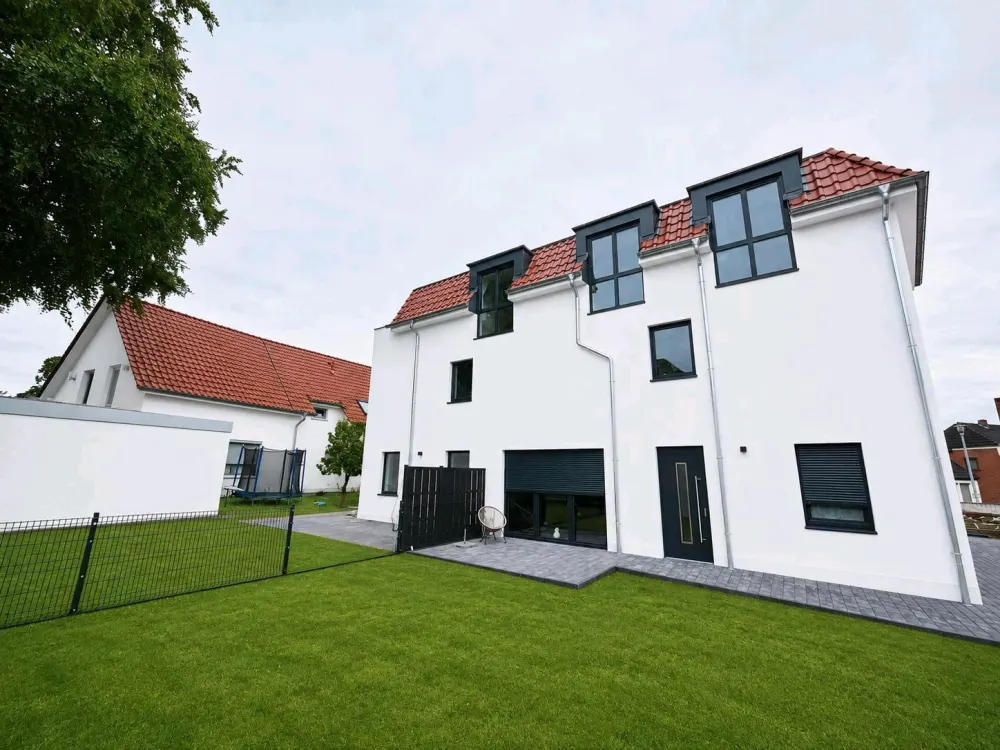3-room apartment on the 1st floor with terrace and garden