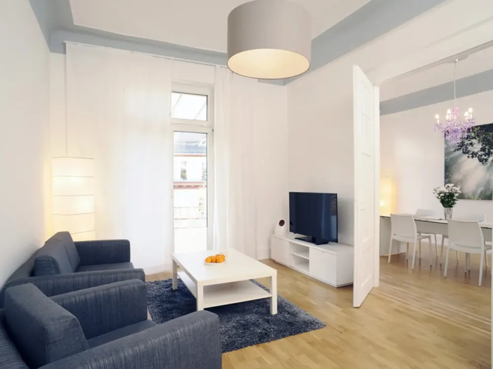 Vollmöbl. 3-Zimmer Wohnung mit Balkon