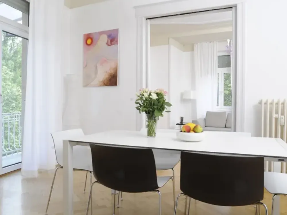 Vollmöbl. 3-Zimmer Wohnung mit Balkon
