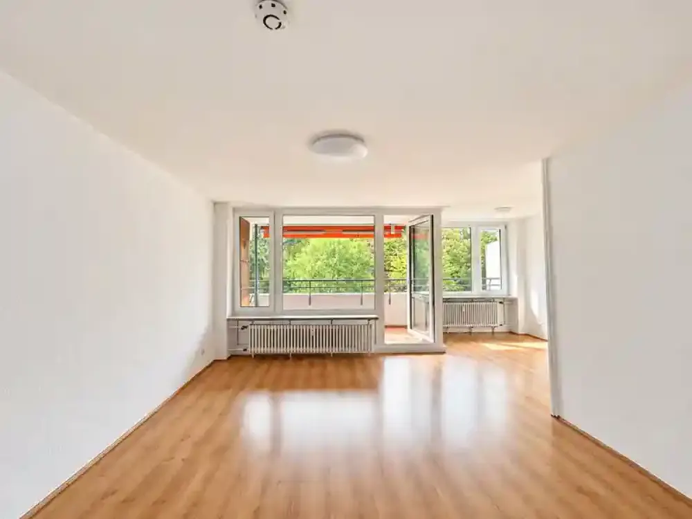 Großzügig wohnen über den Baumwipfeln, Balkon, Einbauküche & Aufzug