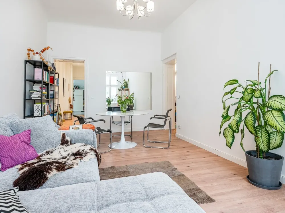 Stilvoll möbliert in Berlin-Wedding, helle 2-Zimmer-Wohnung mit Balkon & Homeoffice