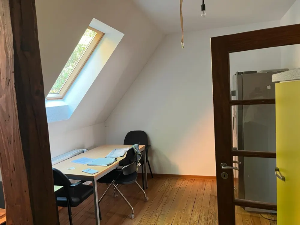 Biete hier eine 2013 sanierte Wohnung am Stadtrand.